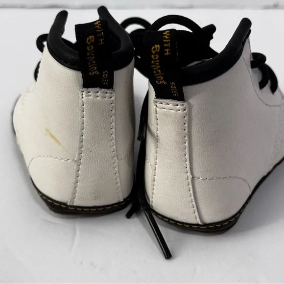 Dr. Martens White and Black Combat Boots with Pull Tab baby size 2 - Picture 3 of 5
